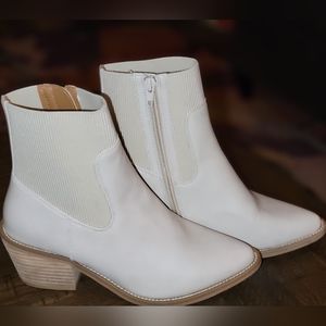 Dolce Vita Olystia neutral faux leather ankle booties women’s shoe size 6.5